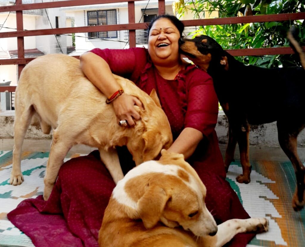 रायपुर की सोमा राठौड़ ने पशुओं की रक्षा और भलाई का समर्थन किया