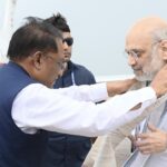 केंद्रीय गृह मंत्री अमित शाह पहुंचे छत्तीसगढ़ के दो दिवसीय दौरे परमुख्यमंत्री विष्णुदेव साय ने स्वामी विवेकानंद एयरपोर्ट पर अमित शाह का किया स्वागत
