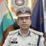 तेज धार में फंसे ट्रेक्टर चालक को SDRF और जशपुर पुलिस ने बचाया
