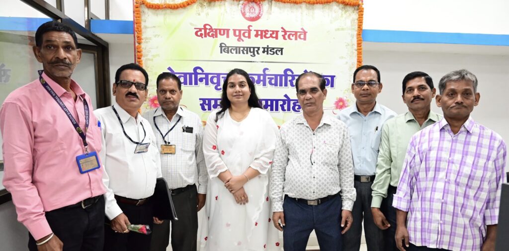 जून माह में सेवानिवृत्त हो रहे मंडल रेल परिवार के 52 सदस्यों को दी गई भावभीनी विदाई