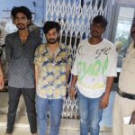 चाकू दिखाकर लूट करने वाले तीन आरोपी गिरफ्तार, सोने के जेवर जब्त