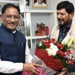 मुख्यमंत्री विष्णु देव साय से केंद्रीय राज्यमंत्री रामदास अठावले ने की सौजन्य मुलाकात
