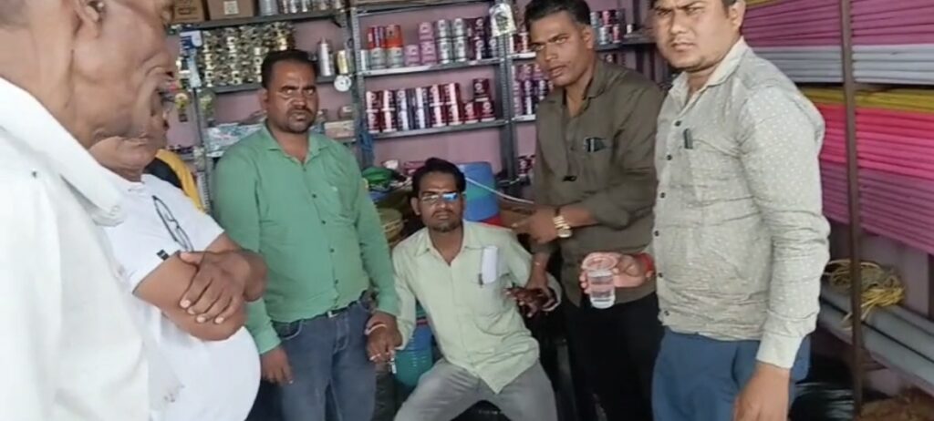 मुंगेली में स्वास्थ्य विभाग का अकाउंटेंट 54 हजार रुपये रिश्वत लेते रंगे हाथ गिरफ्तार