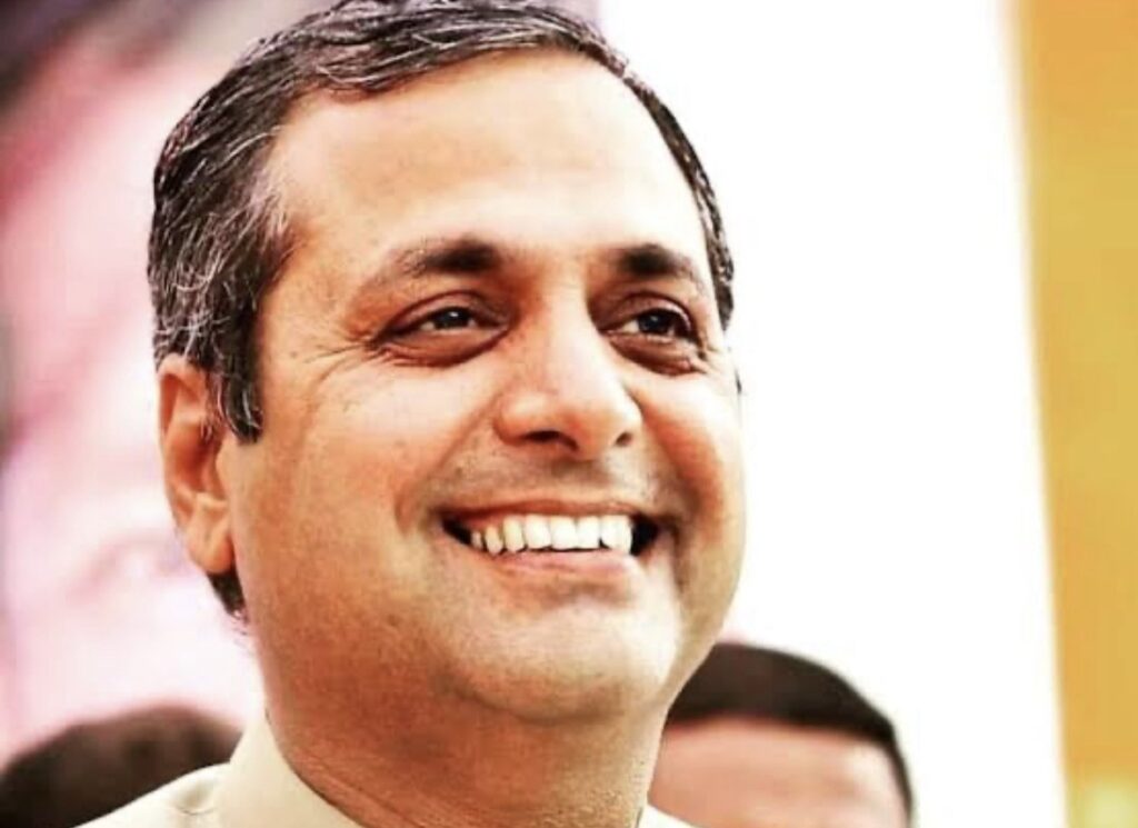 शहर में बाढ़ से हाहाकार, लोगों के घर में पानी घुस रहा जनता परेशान, लेकिन शहर विधायक म्यूट हैं -शैलेश पांडे