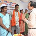 बिलासपुर में हर घर तिरंगा को मिल रहा महिला शक्ति का साथ, तिरंगे से आत्मनिर्भरता की उड़ान, कलेक्टर की बोहनी से बिहान दीदियों के स्टॉल से शुरू हुआ तिरंगे का जनअभियान