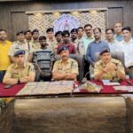 सात दिन में पुलिस ने सुलझाई 10 लाख की लूट