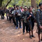 कांकेर में 21 माओवादी कैडर मुख्यधारा में लौटे, 18 हथियार किए जमा