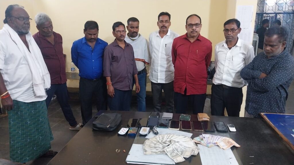 एसडीओपी नूपुर के निर्देश पर कोटा पुलिस की कार्रवाई में 9 जुआरी गिरफ्तार,69,300 नगद, तीन कारें और 10 मोबाइल जब्त