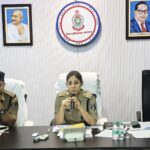 कानून-व्यवस्था की समीक्षा बैठक में एसपी ने दिए सख्त निर्देश