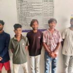 मामूली बात पर बवाल: पांच युवकों ने अधेड़ पर धारदार हथियार से किया जानलेवा हमला, गिरफ्तार