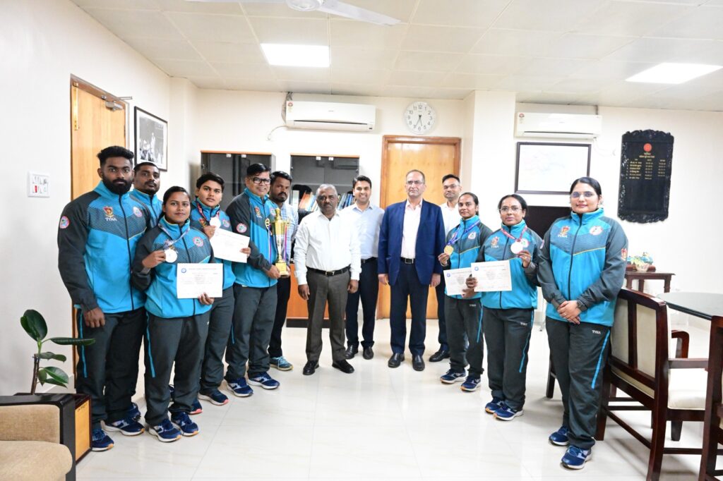 अखिल भारतीय रेलवे पावरलिफ्टिंग चैंपियनशिप में दक्षिण पूर्व मध्य रेलवे की महिला टीम का उत्कृष्ट प्रदर्शन, टीम चैंपियनशिप में प्रथम रनर-अप का स्थान