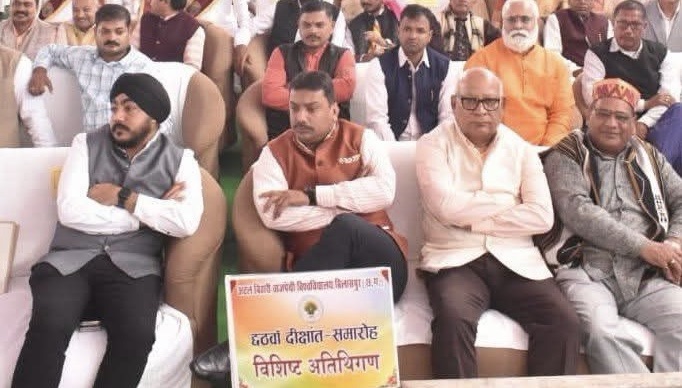 दीक्षांत समारोह में विधायक की उपेक्षा पर विजय केशरवानी का कड़ा विरोध