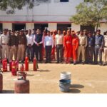 केंद्रीय जेल में आग से निपटने की मॉक ड्रिल, फायर ब्रिगेड ने बताए सुरक्षा उपाय