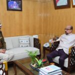 राज्यपाल रमेन डेका से नवनियुक्त पुलिस कमिश्नर आईपीएस डॉ संजीव शुक्ला ने की सौजन्य भेंट