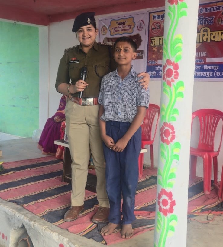 कुरूवार में चेतना अभियान के तहत महिला कमाण्डों का गठन