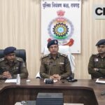 रायगढ़ पुलिस की इंटरस्टेट कार्रवाई, कोलकाता से ऑनलाइन क्रिकेट सट्टा नेटवर्क का भंडाफोड़