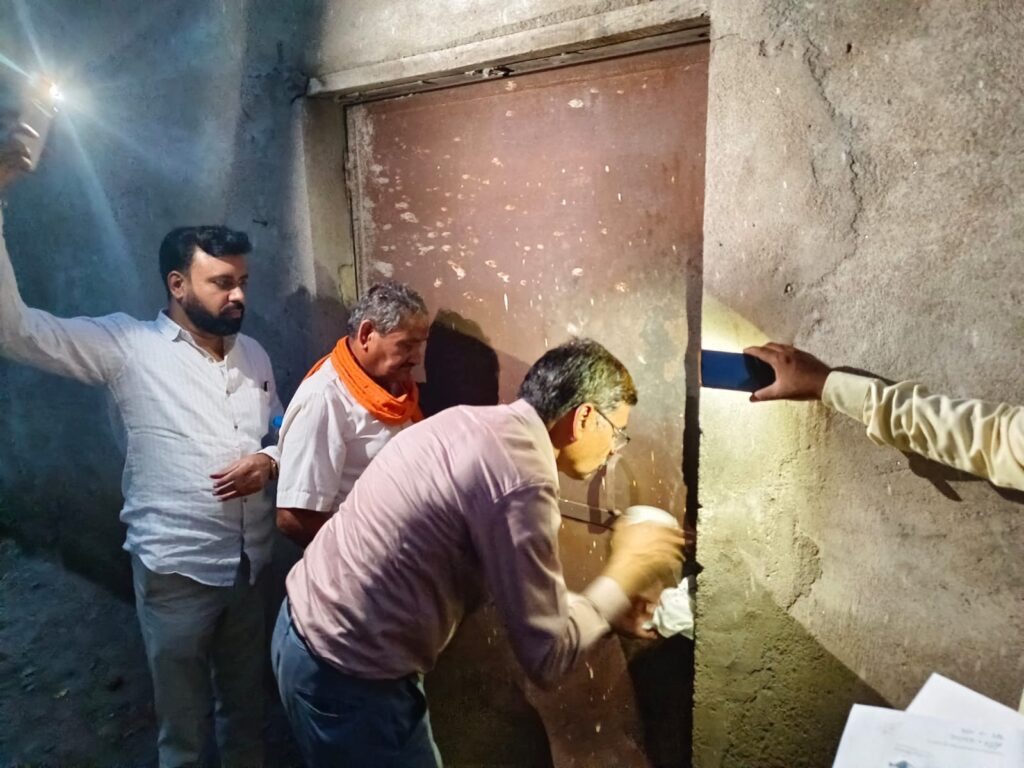 किसानों के हित में बड़ी कार्रवाई: अवैध भंडारण पर 368 बोरी उर्वरक जब्त