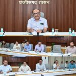 शासन के मिशन मोड में किए जाने वाले कार्यों की हुई समीक्षा, मुख्य सचिव ने अधिकारियों की ली बैठक