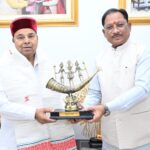 मुख्यमंत्री विष्णुदेव साय से कर्नाटक के राज्यपाल थावरचंद गहलोत ने की सौजन्य भेंट