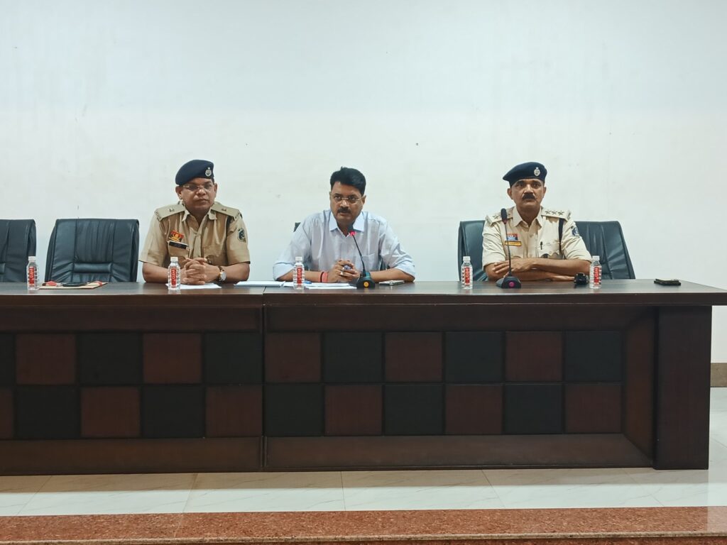 बिलासपुर में यातायात नियमों पर अब और सख्ती: एसएसपी रजनेश सिंह ने पुलिस अधिकारियों को दिए विशेष निर्देश