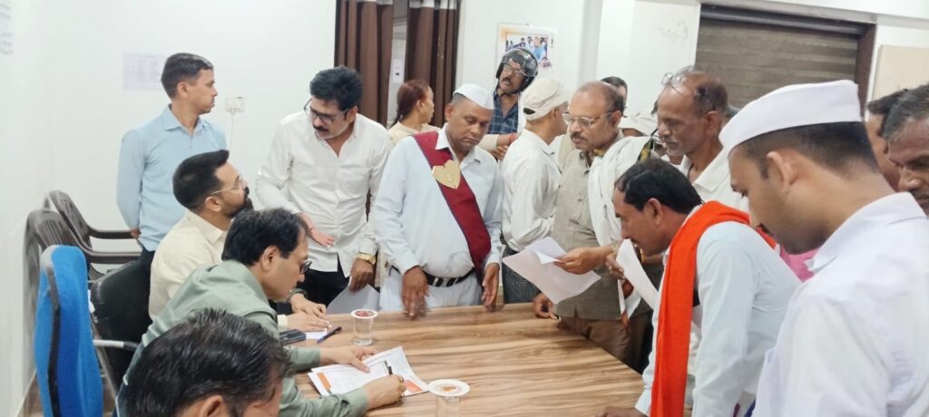 कलेक्टर ने जनदर्शन में सुनी लोगों की समस्याएं,अधिकारियों को दिए त्वरित निराकरण के निर्देश