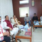 यूपीएससी प्री परीक्षा में सफल ट्राइबल यूथ हॉस्टल के 13 विद्यार्थियों से मिले मुख्यमंत्री साय