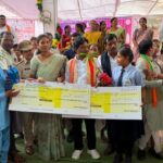 बस्तर की बेटियों ने पेश की सफलता की मिसाल, तेंदूपत्ता संग्राहक परिवारों की रुद्राणी और डालेश्वरी ने बढ़ाई अंचल की शान
