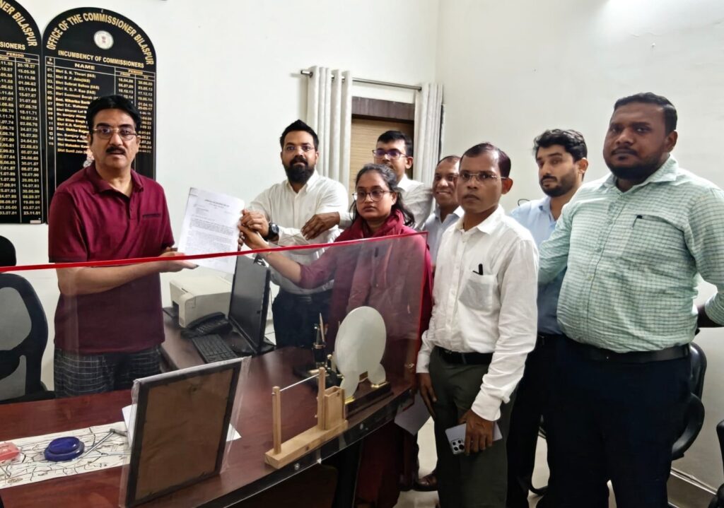 सर्पदंश राहत मामलों में निर्दोष अधिकारियों को मिले संरक्षण: प्रशासनिक सेवा संघ