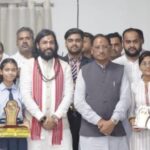 मुख्यमंत्री विष्णुदेव साय ने मेधावी विद्यार्थियों का किया सम्मान