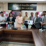 छत्तीसगढ़ स्टेट वेयरहाउसिंग कार्पोरेशन के कर्मचारियों को उपहार