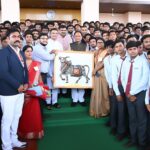लोकतंत्र की पाठशाला बना छत्तीसगढ़ विधानसभा परिसर, शकुंतला विद्यालय के विद्यार्थियों ने देखी सदन की कार्यवाही