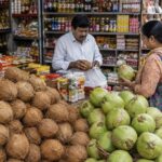 त्योहारी सीजन की आहट, सूखा नारियल 40 रुपये तक पहुंचा, खरीदारों का बढ़ा कच्चे नारियल की ओर रुझान