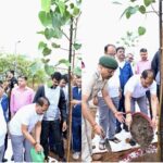 ‘एक पेड़ माँ के नाम’ अभियान में मुख्यमंत्री ने किया पौधारोपण