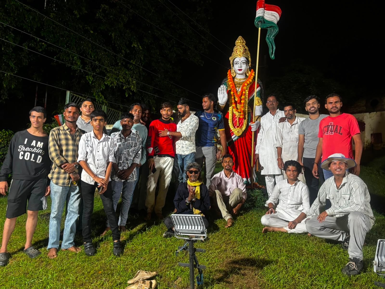 स्वतंत्रता दिवस पर भारत माता की भव्य महाआरती, देशभक्ति गीतों से गूंजा देवकीनंदन चौक