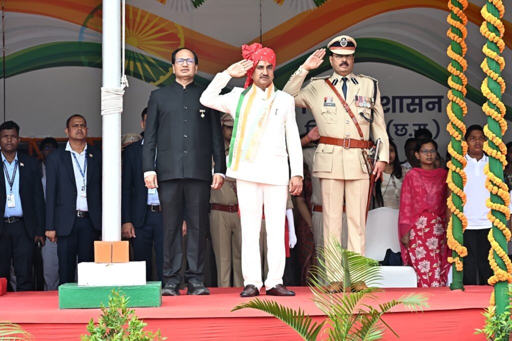 तिरंगे को सलामी, शहीदों को नमन; बिलासपुर में धूमधाम से मना 80वां स्वतंत्रता दिवस