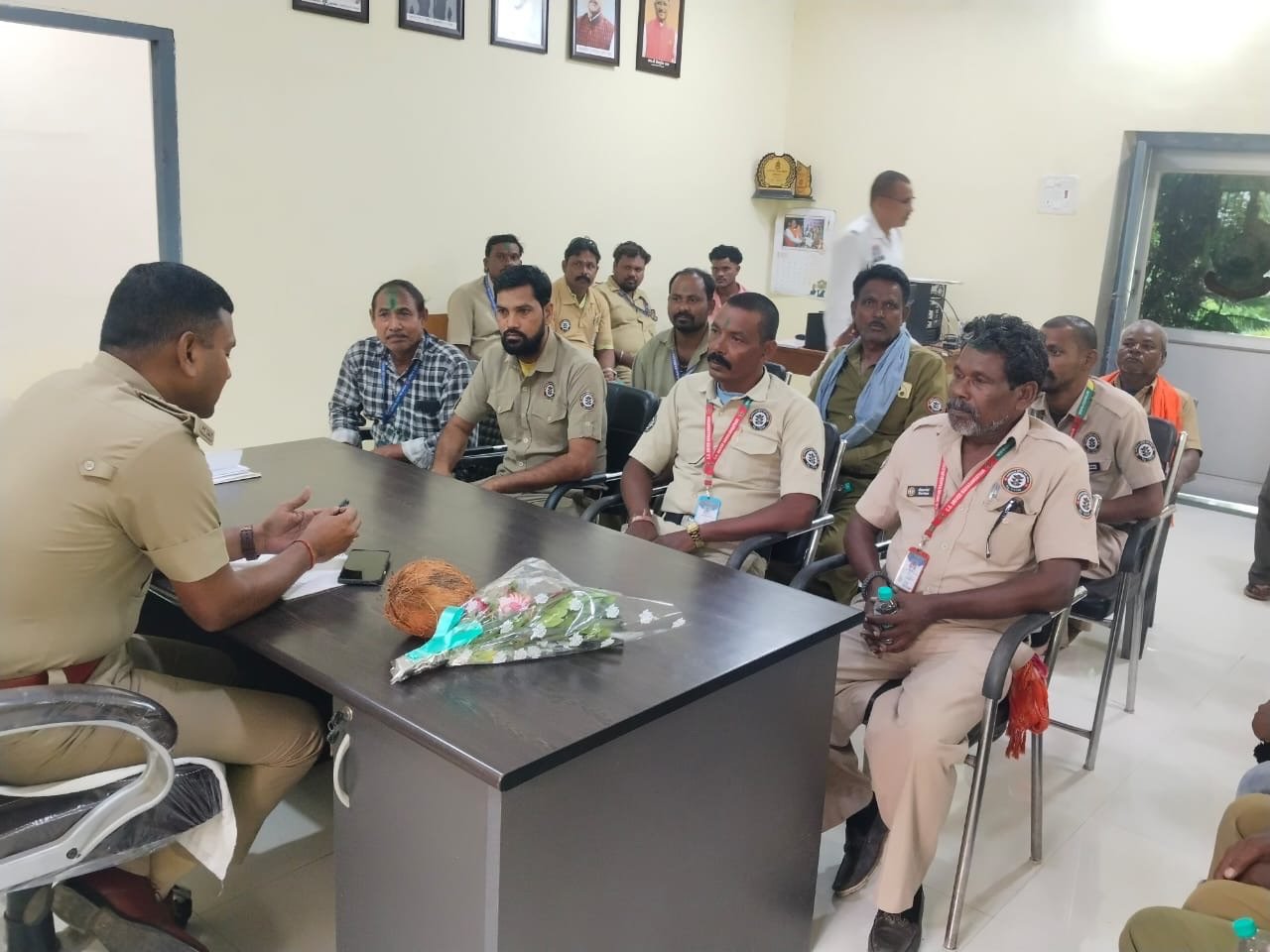 सड़क सुरक्षा को लेकर ड्राइवर महासंगठन की बैठक, नशे से दूर रहने की हिदायत
