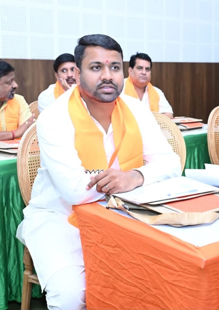 भाजयुमो बिलासपुर मध्य मंडल की कमान महर्षि बाजपेयी को, संगठन ने जताया भरोसा