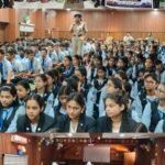एमजीएम स्कूल में छात्रों को सड़क सुरक्षा, साइबर अपराध और महिला सुरक्षा का दिया गया संदेश