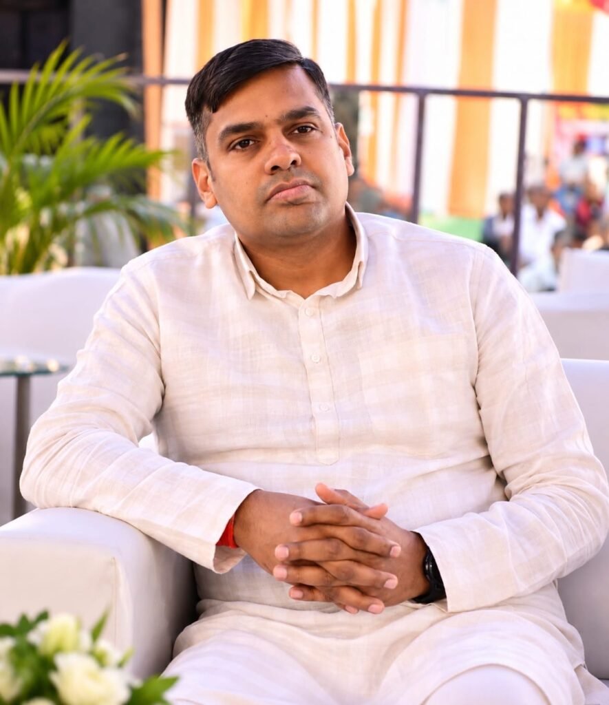 गौरहा के विरोध के बाद बेलतरा की सड़कों पर पहुंचे विधायक,अधिकारियों को दिए निर्देश