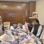 किरण सिंह देव का हाल जानने अस्पताल पहुंचे केंद्रीय राज्य मंत्री तोखन साहू और विधायक धर्मजीत,जल्द स्वस्थ होने की कामना