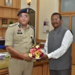 चार दशक की पुलिस सेवा के बाद दो पुलिसकर्मी सेवानिवृत्त, दुर्ग पुलिस ने किया सम्मान
