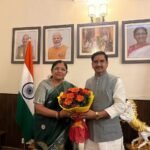 केंद्रीय मंत्री सावित्री ठाकुर ने तोखन साहू से की सौजन्य भेंट, जनहित के मुद्दों पर हुई चर्चा