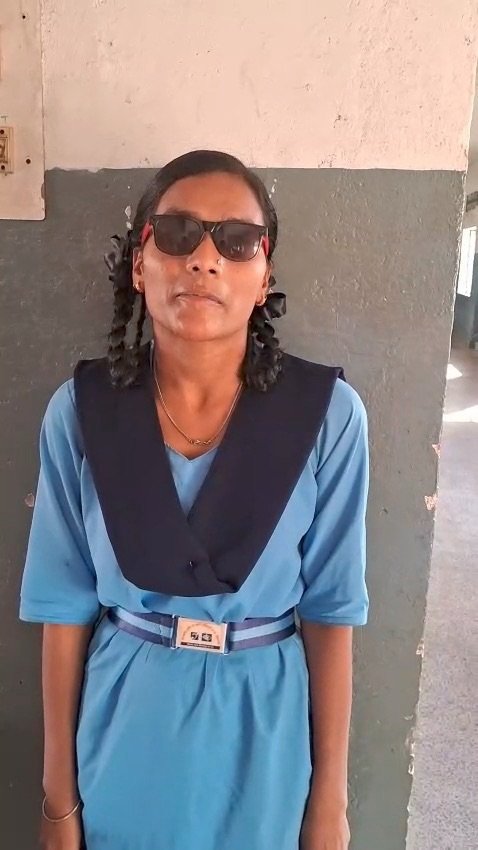 स्मार्ट फोन और स्मार्ट केन ने बदली ललिता की जिंदगी, पढ़ाई से आत्मनिर्भरता तक आसान हुई राह