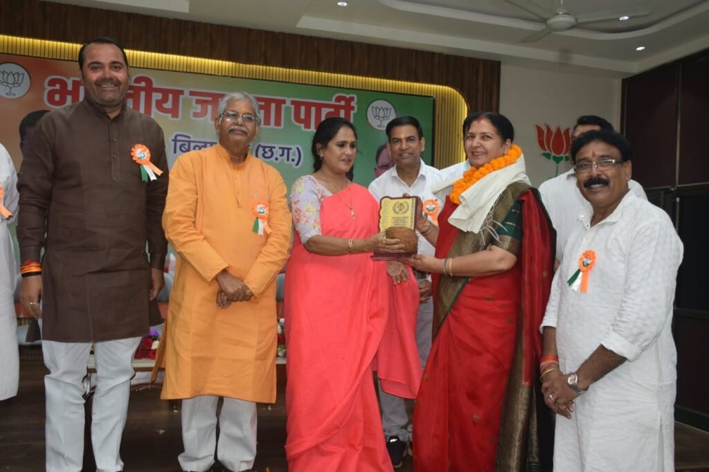 भाजपा शिक्षा प्रकोष्ठ ने किया उत्कृष्ट शिक्षकों का सम्मान, सेवा संकल्प अभियान के तहत आयोजित हुआ समारोह