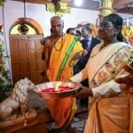 राष्ट्रपति द्रौपदी मुर्मु ने माँ दंतेश्वरी के दर्शन कर देशवासियों की सुख-समृद्धि की कामना की